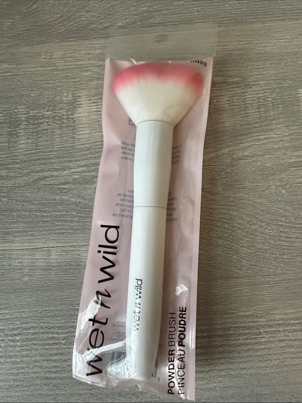 wet n wild White Powder Brush with Pink-Tipped Bristles
